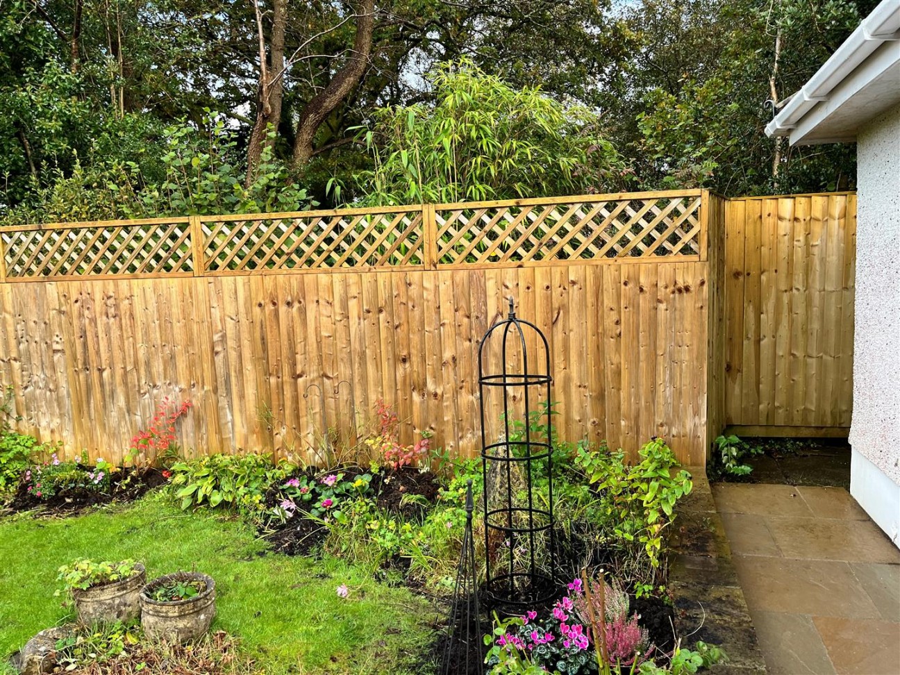 Heol Ceirios, Llandybie, Ammanford
