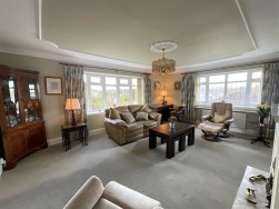 Heol Ceirios, Llandybie, Ammanford