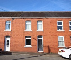Maes Y Berllan, Ammanford