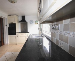 Maes Y Berllan, Ammanford