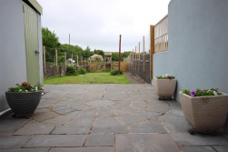 Maes Y Berllan, Ammanford