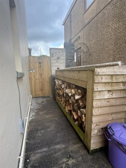 Waterloo Road, Ammanford