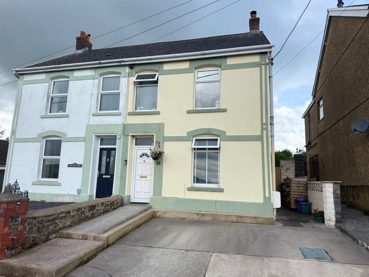 Waterloo Road, Ammanford