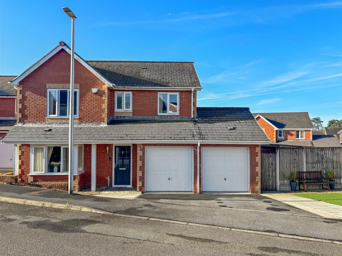 Clos Emily, Cross Hands, Llanelli