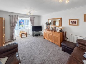 Clos Emily, Cross Hands, Llanelli