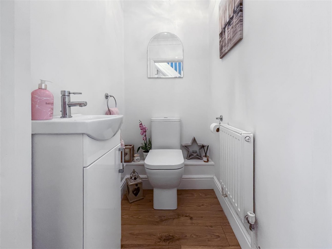 Clos Emily, Cross Hands, Llanelli