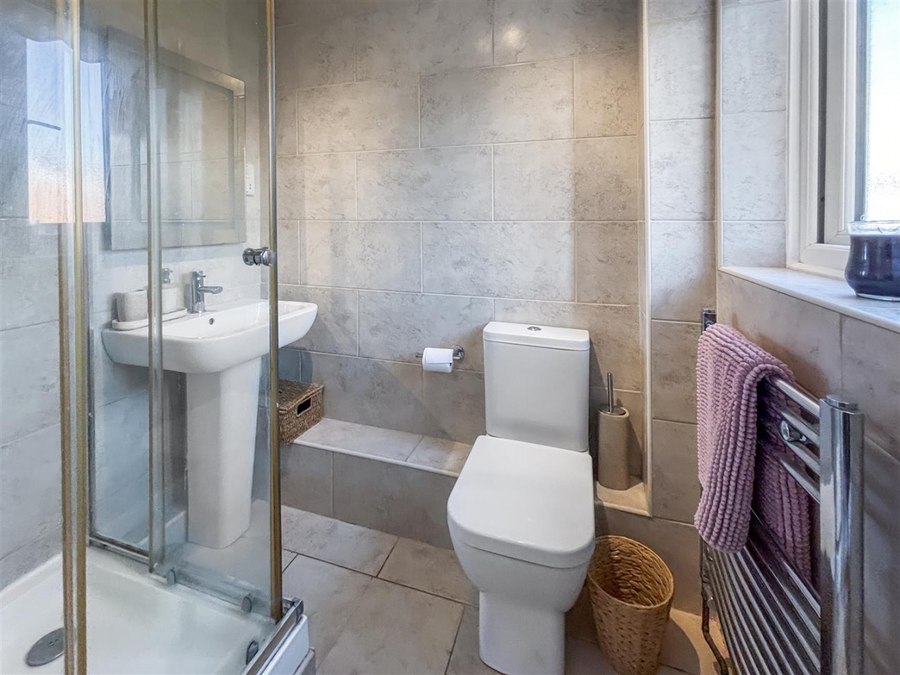 Clos Emily, Cross Hands, Llanelli