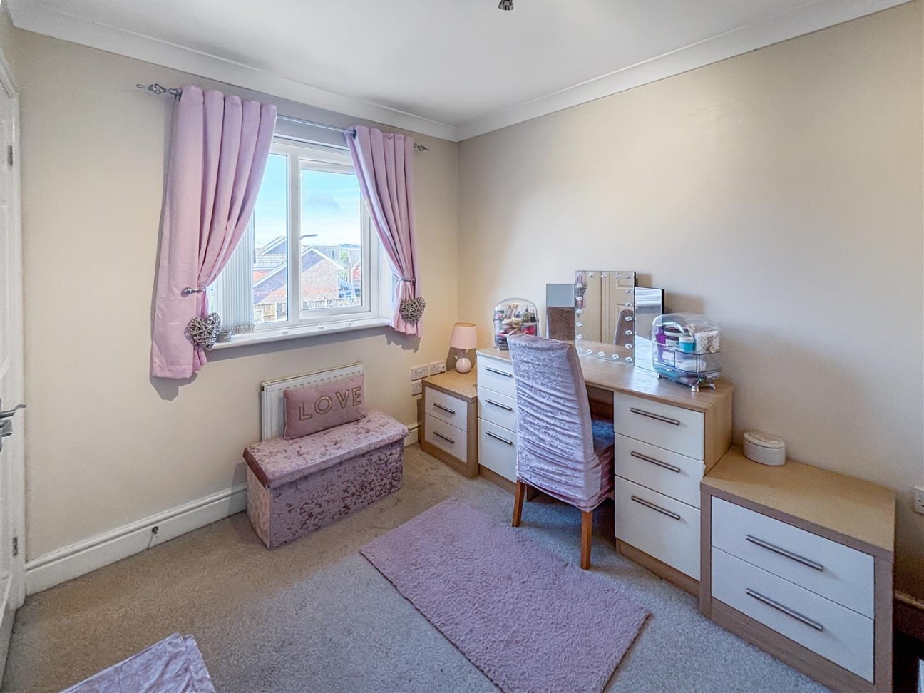 Clos Emily, Cross Hands, Llanelli