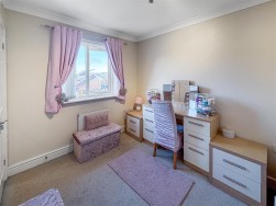 Clos Emily, Cross Hands, Llanelli