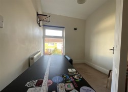 Heol Cae Gurwen, Gwaun Cae Gurwen, Ammanford