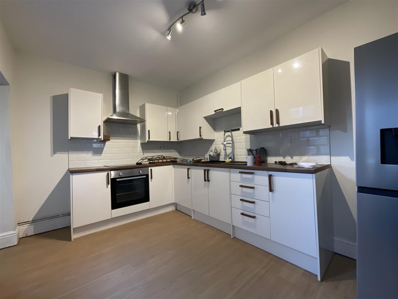 Heol Cae Gurwen, Gwaun Cae Gurwen, Ammanford