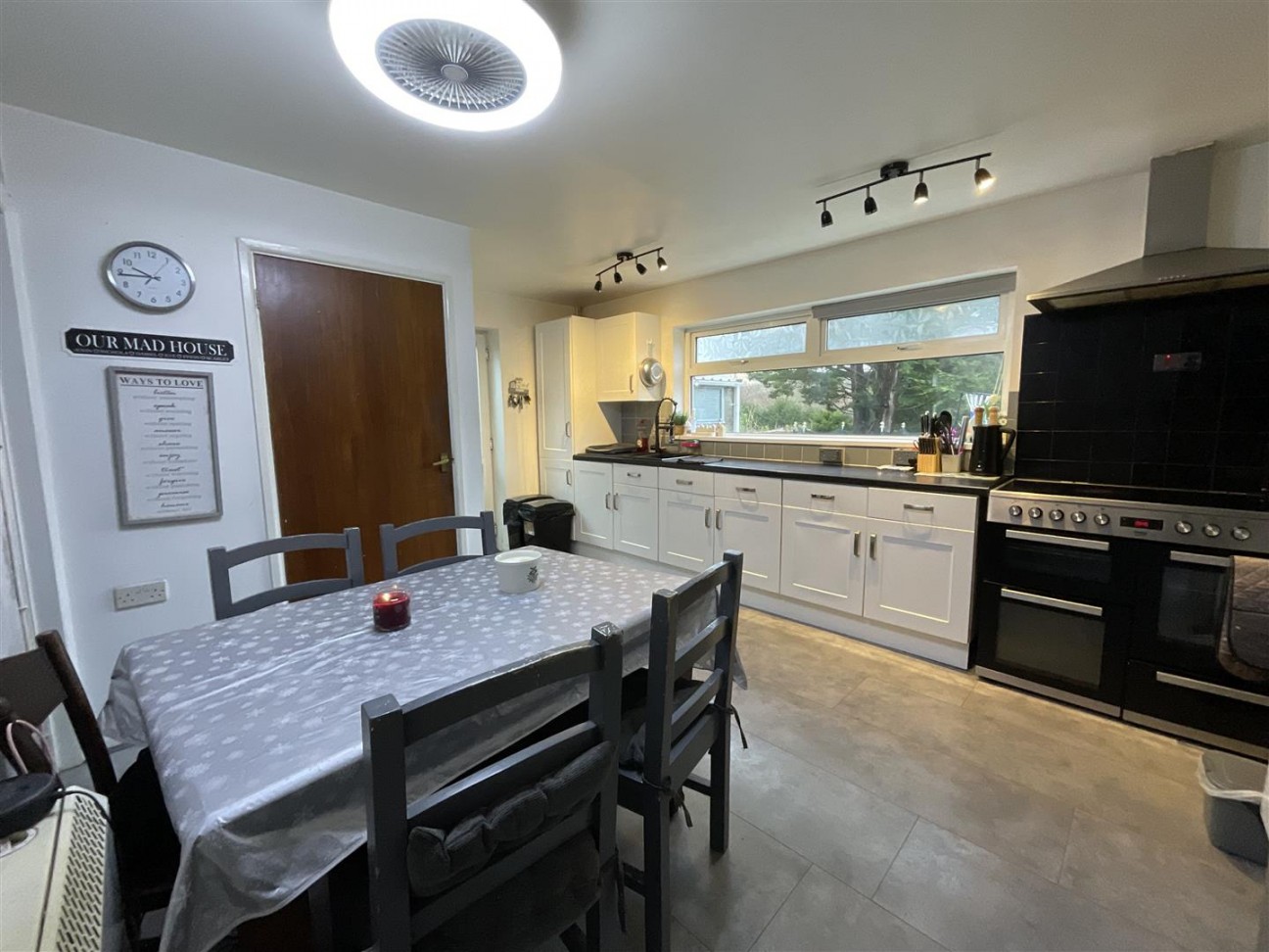 Heol Y Gors, Cwmgors, Ammanford