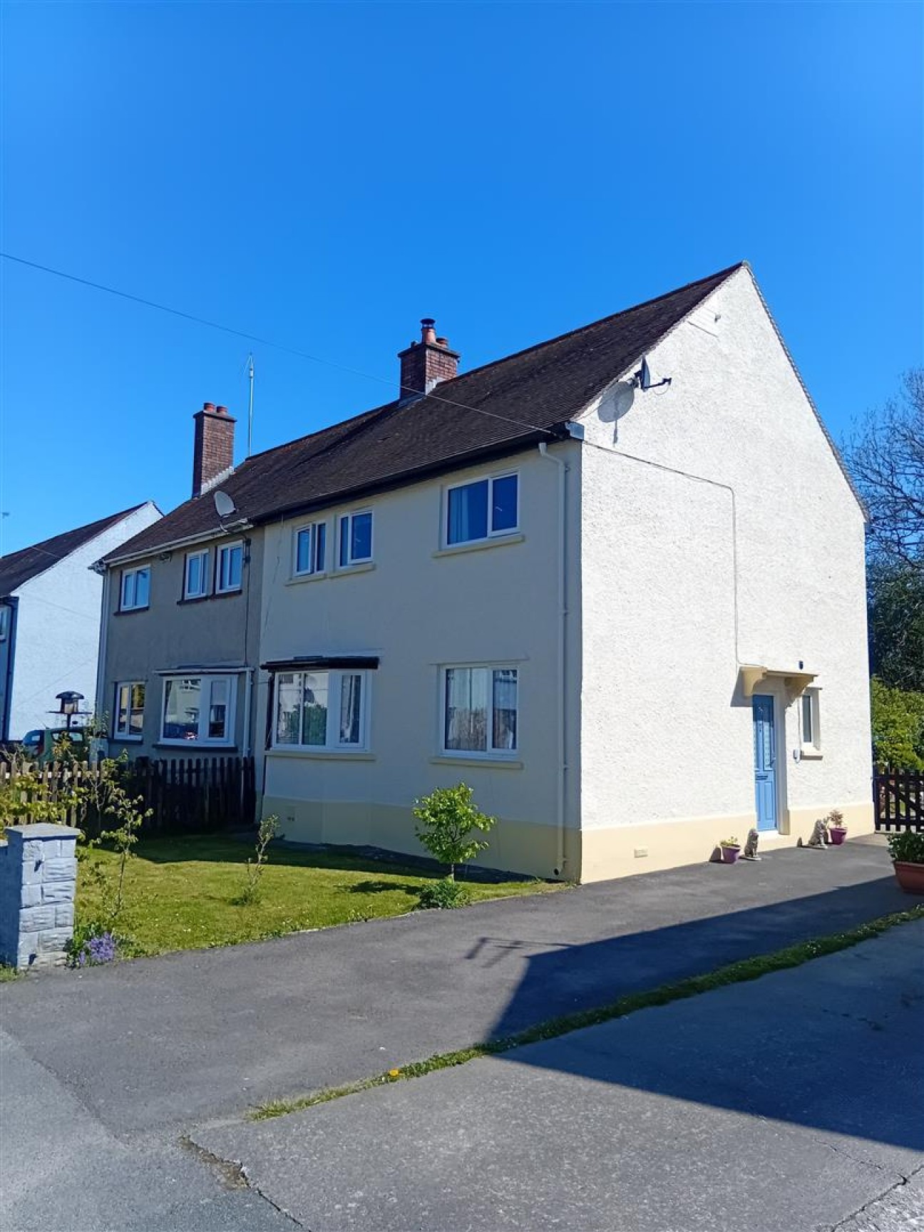 Maesglas, Llandovery