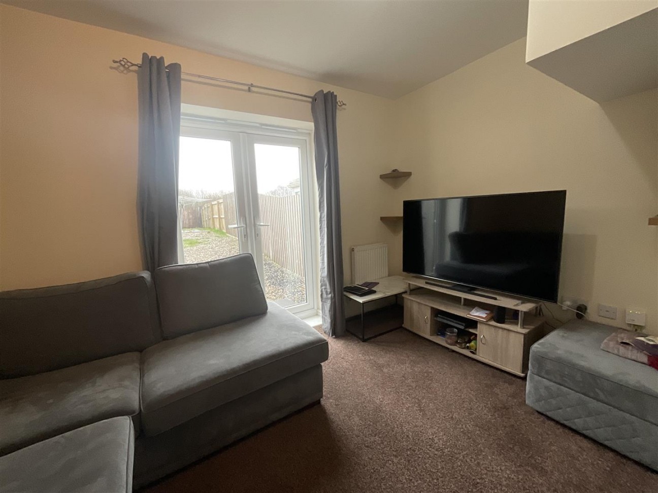 Clos Ael-Y-Bryn, Penygroes, Llanelli