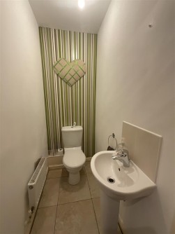 Clos Ael-Y-Bryn, Penygroes, Llanelli