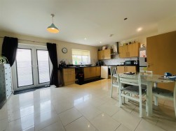 Heol Y Parc, Cefneithin, Llanelli