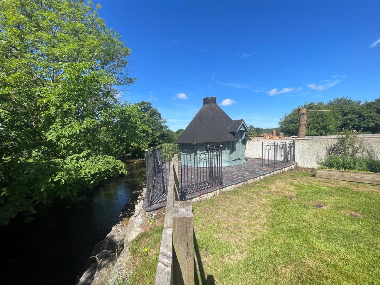 Bonllwyn, Ammanford