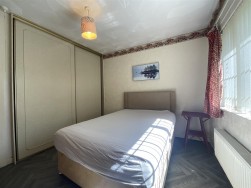 Heol Ddu, Ammanford