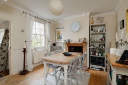 Bar End Road , Winchester