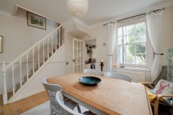 Bar End Road , Winchester