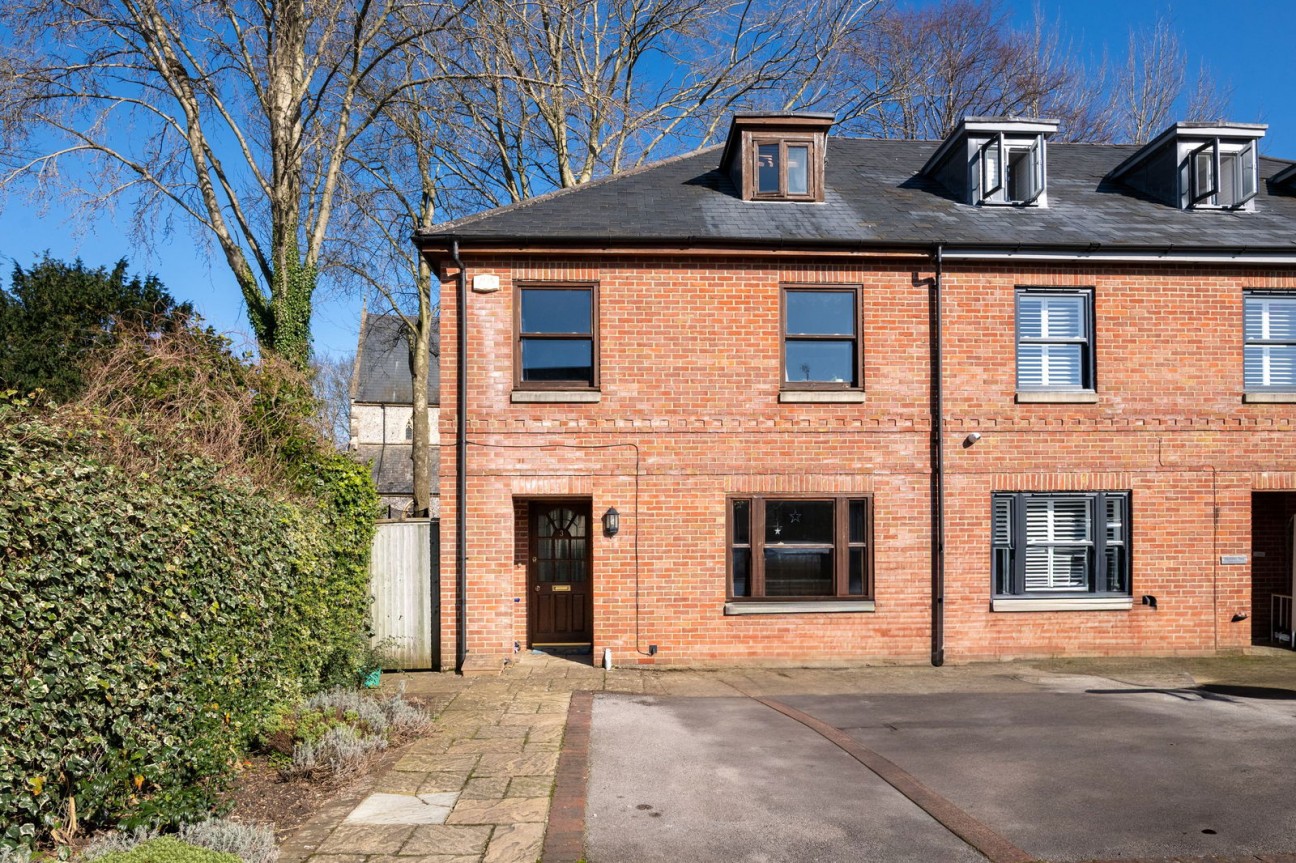 Trinity Gardens , Middle Brook Street