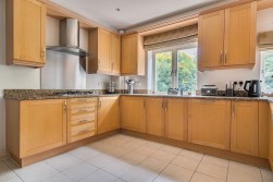 Kings Crescent, Winchester, SO22