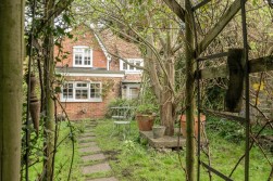 Queen Street , Twyford, SO21