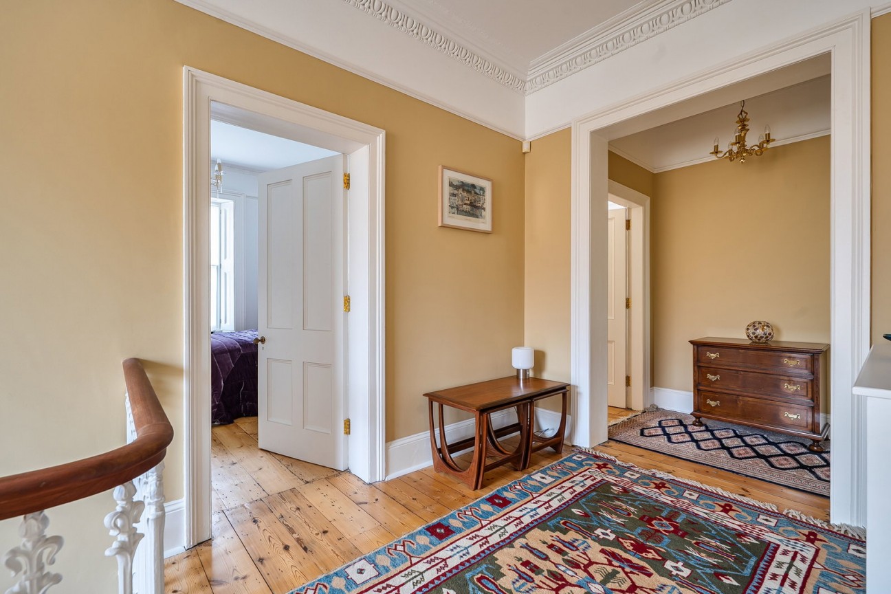 St James Lane , Winchester SO22