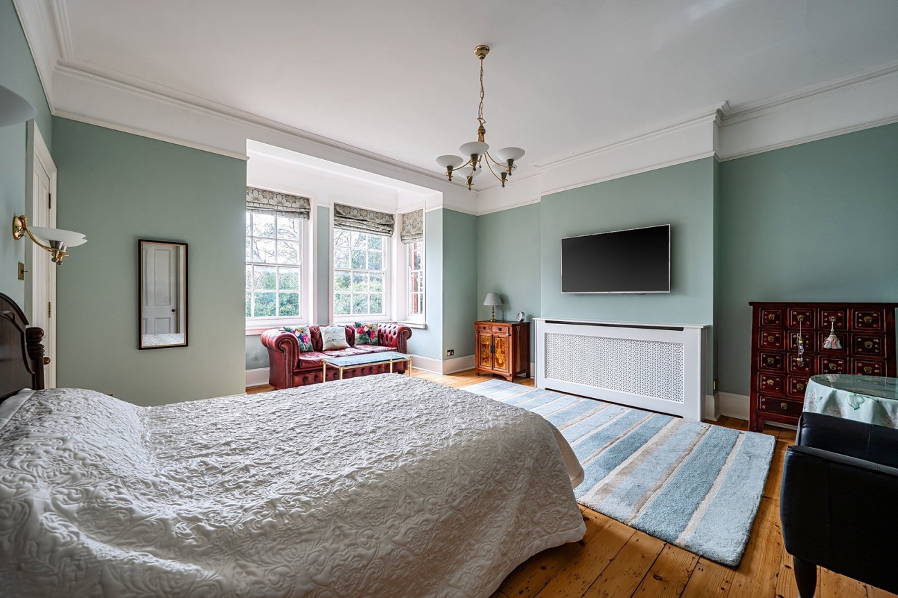 St James Lane , Winchester SO22