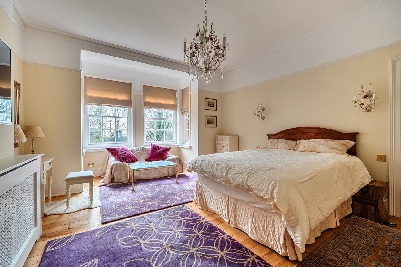 St James Lane , Winchester SO22