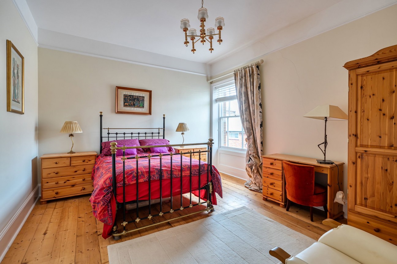 St James Lane , Winchester SO22