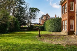 St James Lane , Winchester SO22