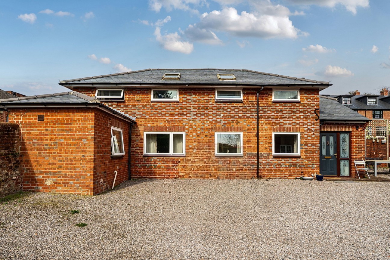 St James Lane , Winchester SO22