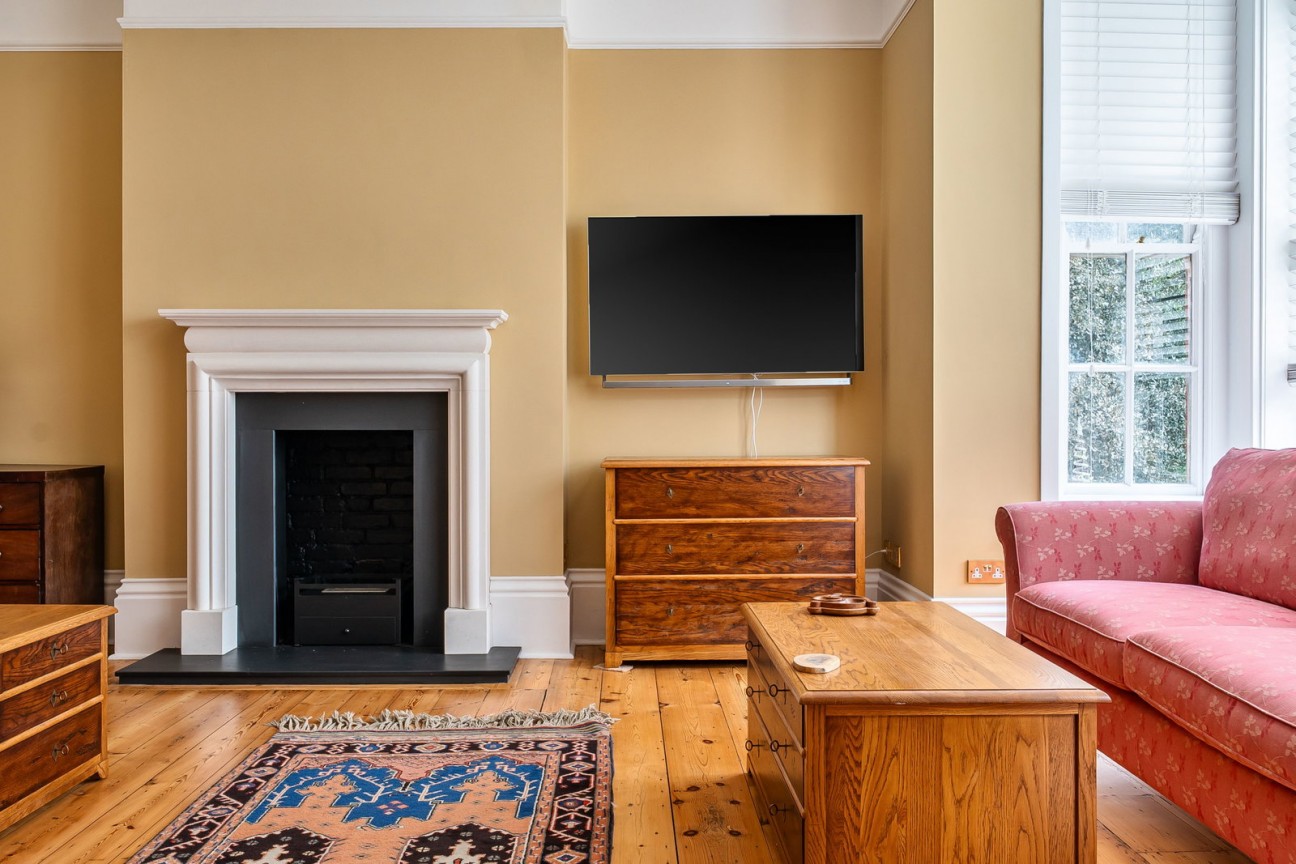 St James Lane , Winchester SO22