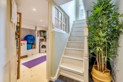 Upper High Street, Winchester, SO23