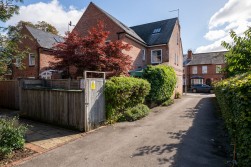 Middle Brook Street , Winchester