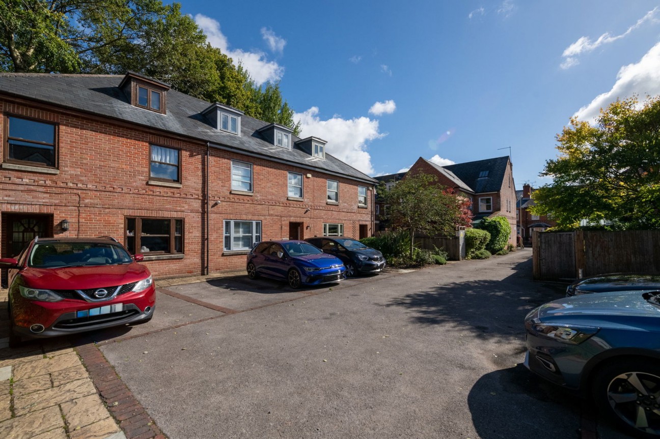 Middle Brook Street , Winchester
