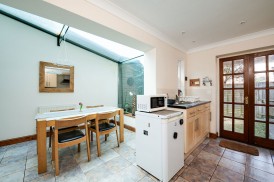 Middle Brook Street , Winchester