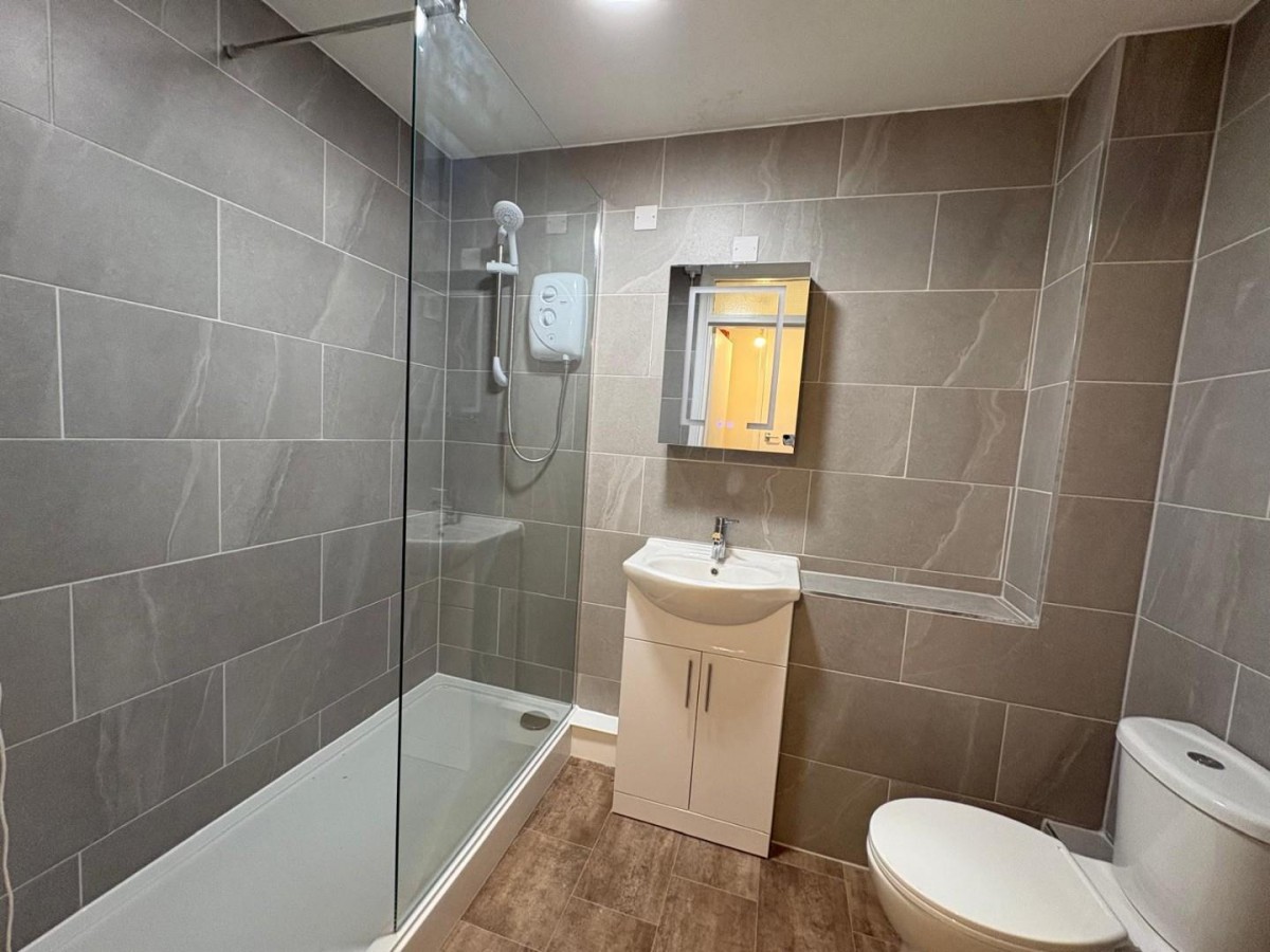 Image for 44 Knowle Lodge, Croydon Road, Caterham, CR3 6PE