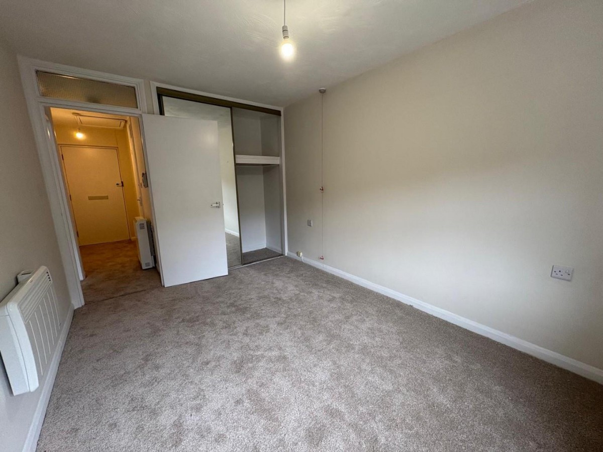 Image for 44 Knowle Lodge, Croydon Road, Caterham, CR3 6PE