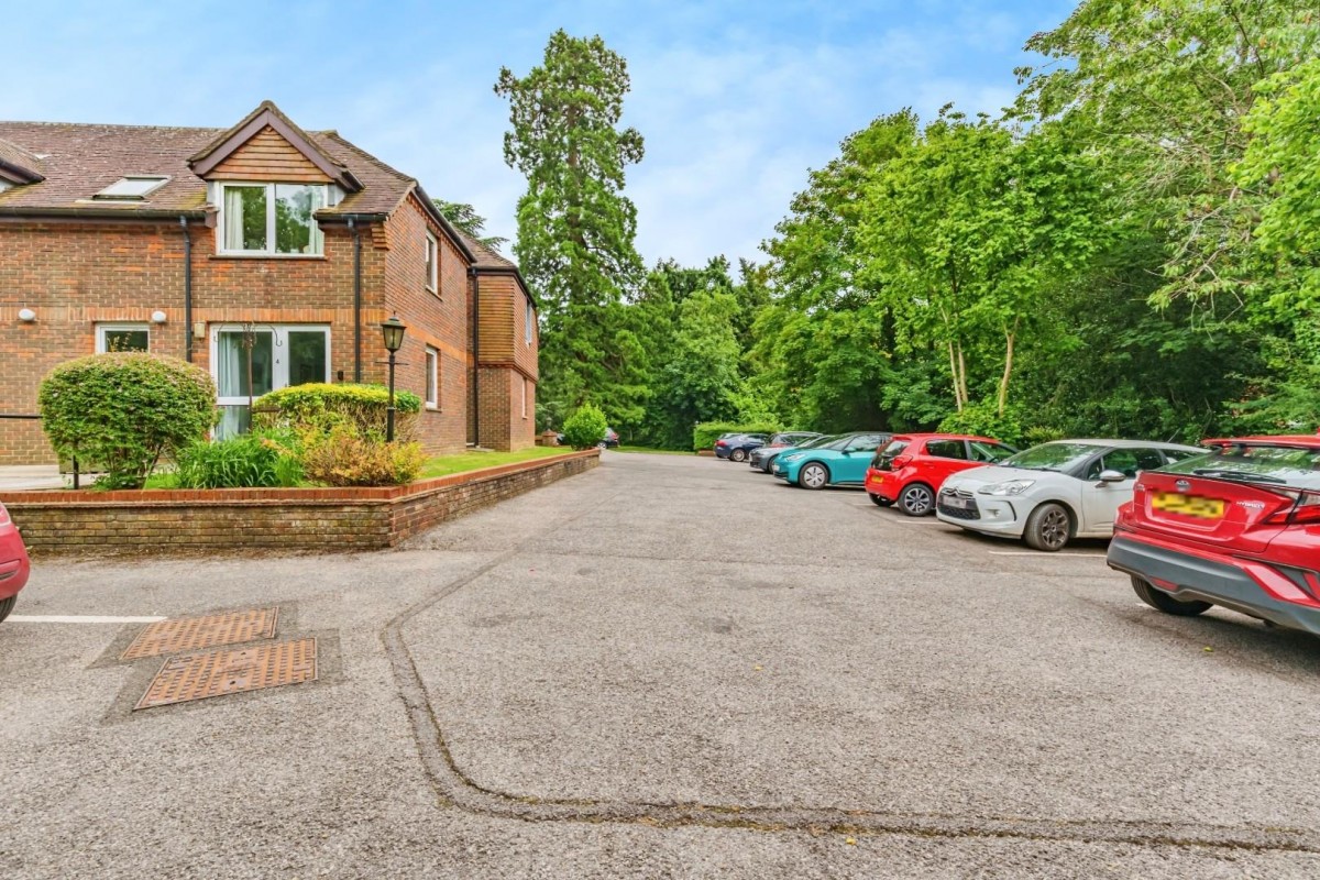 Image for 37 Redwood Manor, Tanners Lane, Haslemere, GU27 2PZ