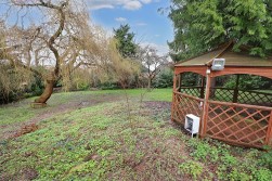 Barnet Lane, Elstree, Borehamwood