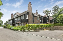 Wall Hall Drive, Aldenham