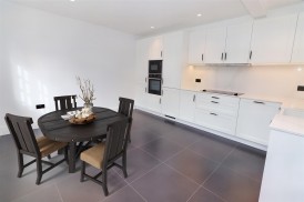 Barnet Lane, Elstree, Borehamwood