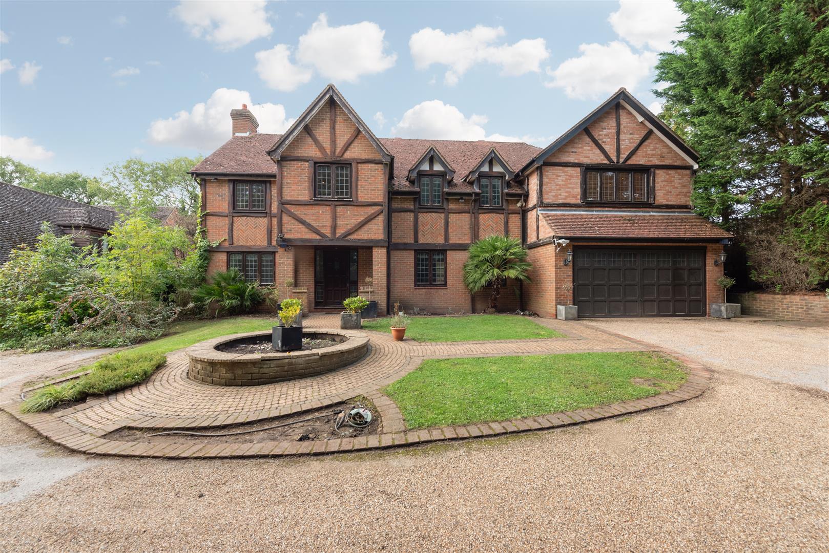 Radlett office village estates