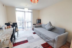 Maxwell Road, Borehamwood