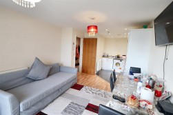 Maxwell Road, Borehamwood