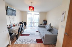 Maxwell Road, Borehamwood