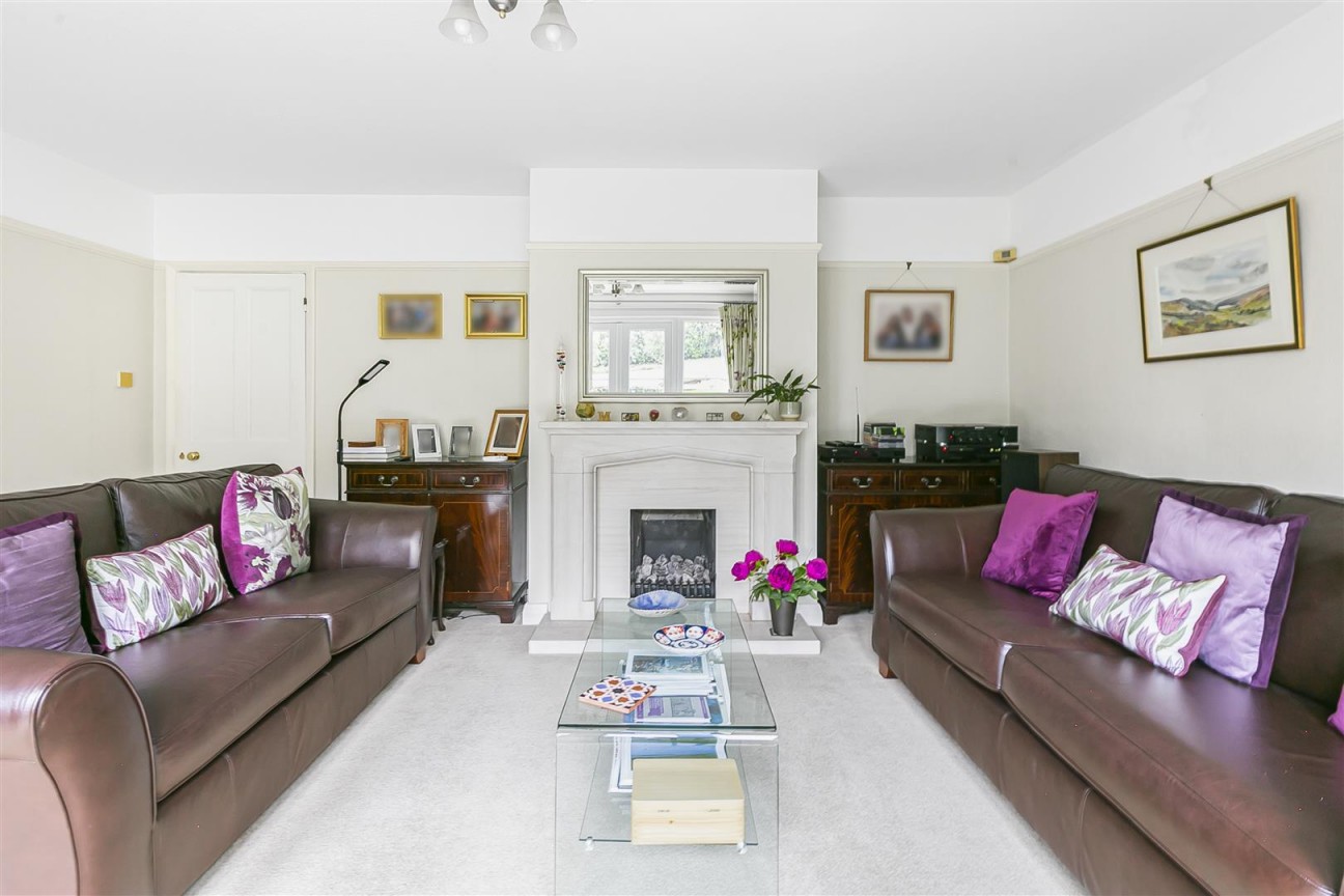 Aldenham Avenue, Radlett