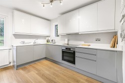 Aldenham Avenue, Radlett